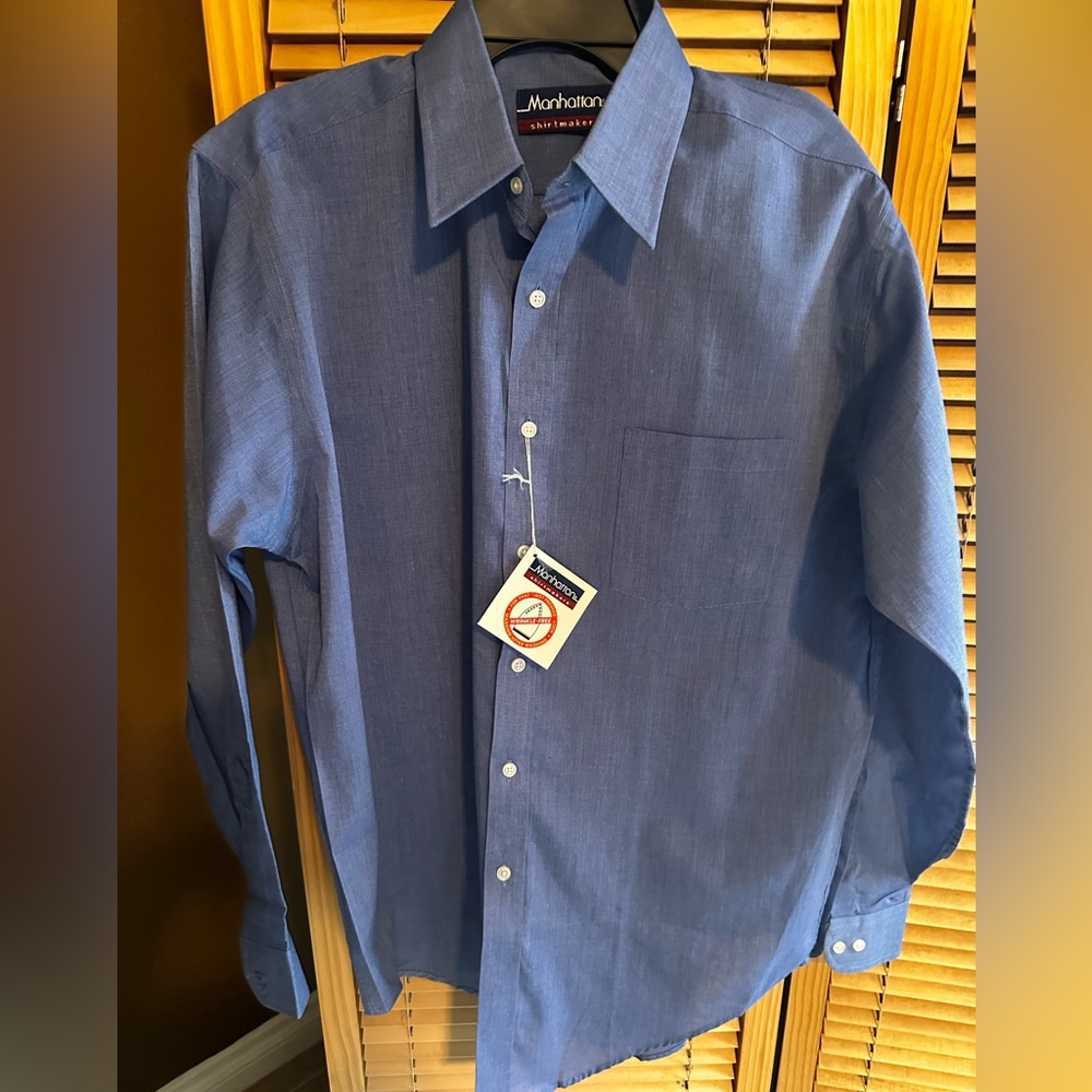 Manhattan Shirtmakers Wrinkle Free button down Blue Dress Shirt